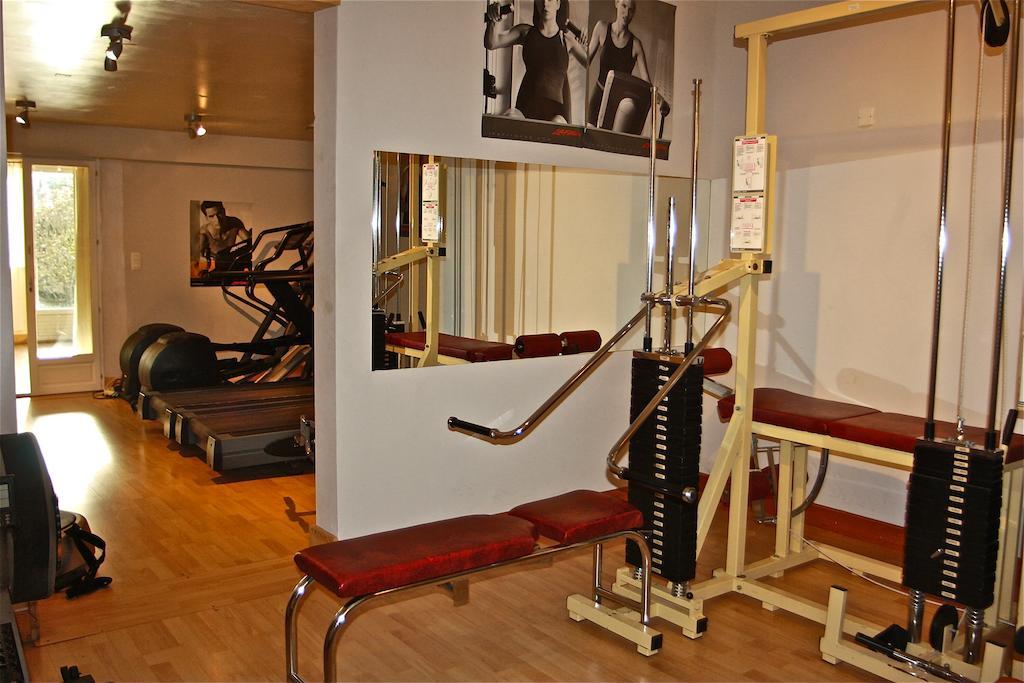 L'Hotel Du Perigord อูเบแทร์-ซัวร์-ดรอนน์ ภายนอก รูปภาพ