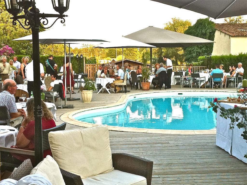 L'Hotel Du Perigord อูเบแทร์-ซัวร์-ดรอนน์ ภายนอก รูปภาพ